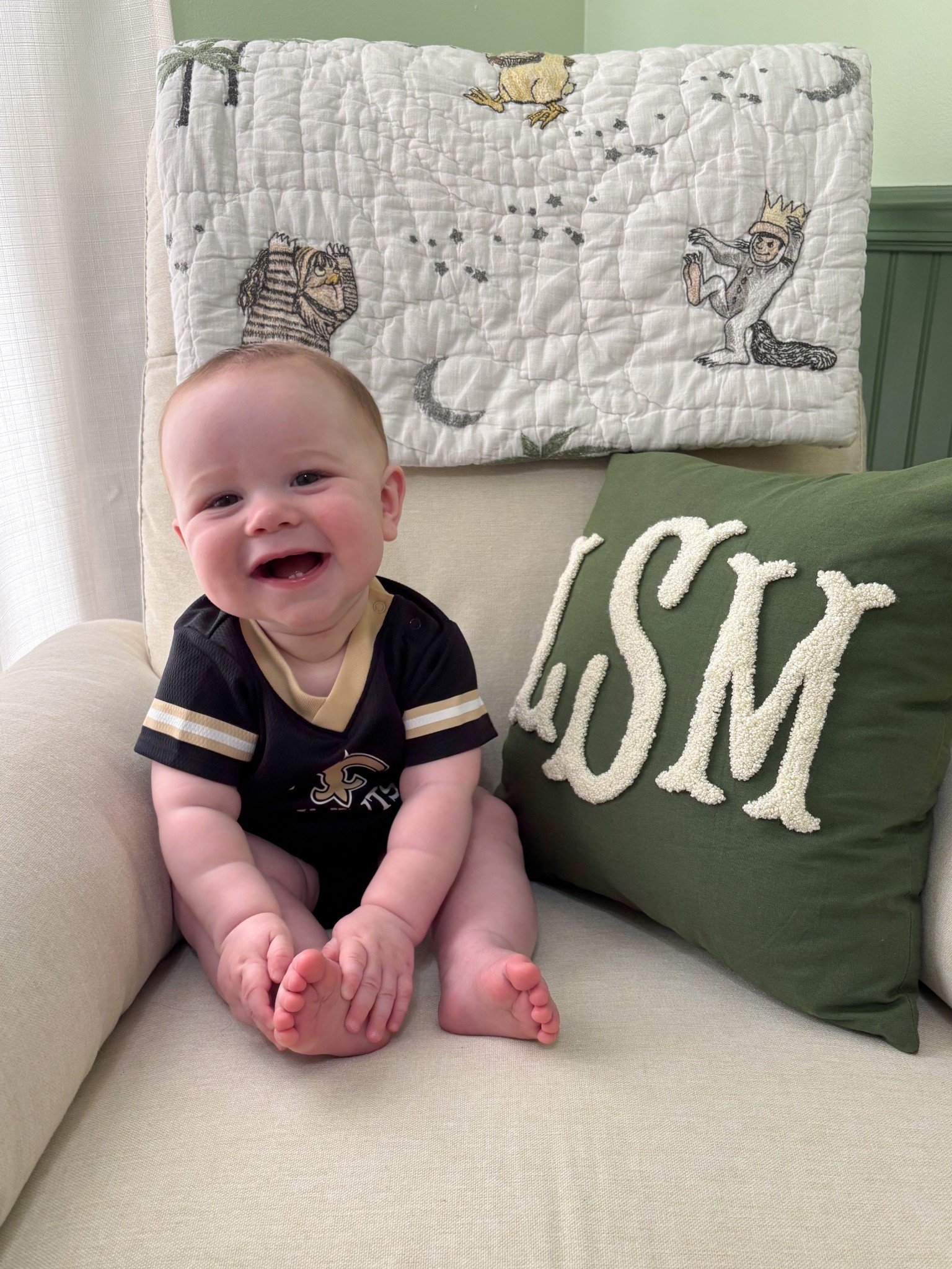 We love supporting our New Orleans Saints!💛🖤⚜️🏈 This onesie jersey comes in all the NFL teams! 

#nfl #football #neworleanssaints #gameday #babygamedayoutfit #kidsgamedayoutfit 

#LTKBaby #LTKFindsUnder50 #LTKKids