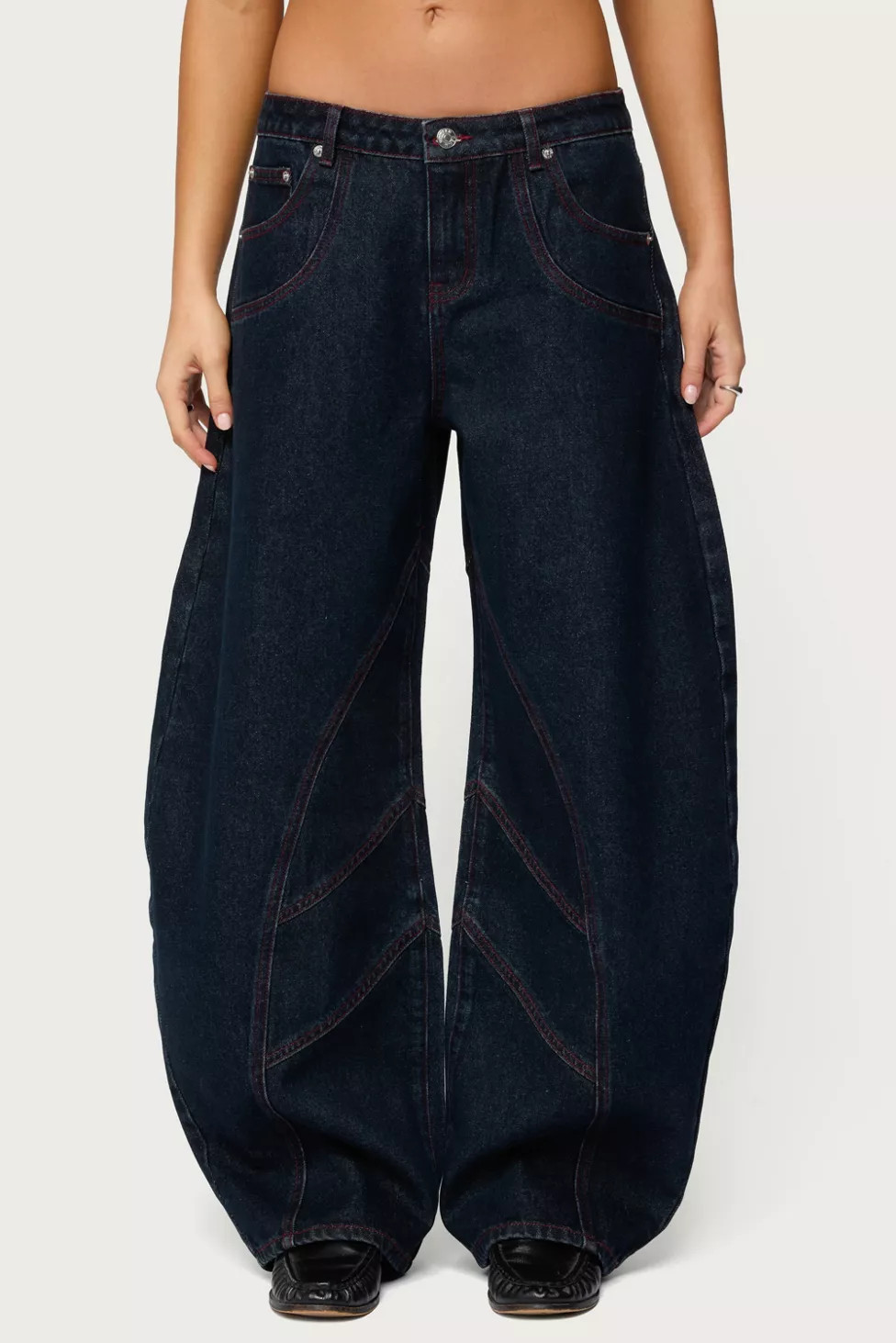 Edikted Double Pocket Low Rise Barrel Leg Jeans | Urban Outfitters (US and RoW)