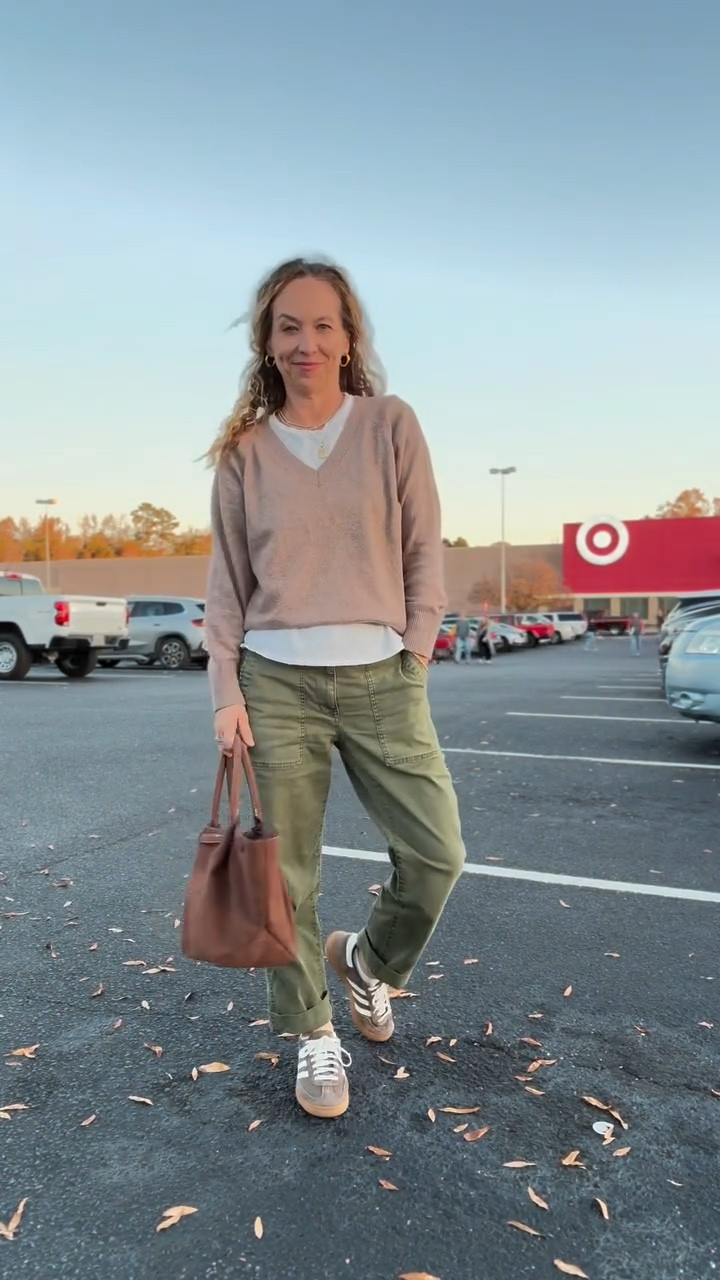 How many times is too many times to go to @target in one week?  Asking for a friend!!

I've been five times because I keep forgetting one thing! Ugh.  Does this happen to you too? 

At least my outfit was comfy and cute ha!  My pants are @madewell but Target has a pair that are very similar!  And let me just say these are as comfy as my favorite sweatpants but definitely look more presentable ha!

Comment shop for links to this look and follow along for more real life fashion inspiration for midlife!!

#greenvillescinfluencer #fashionover40 #midlifestyle #styleover40 #styleover50 #petitestyle #emptynesterstyle