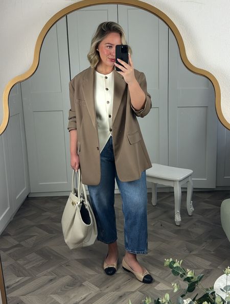 felt so good, and so me in this spring style, jeans / waistcoat / blazer combo 🌼

Blazer in Re Ona
Jeans are true to size and I got the short length - stock is low so linked very similar ones from River Island 

#LTKmidsize #LTKworkwear #LTKspring