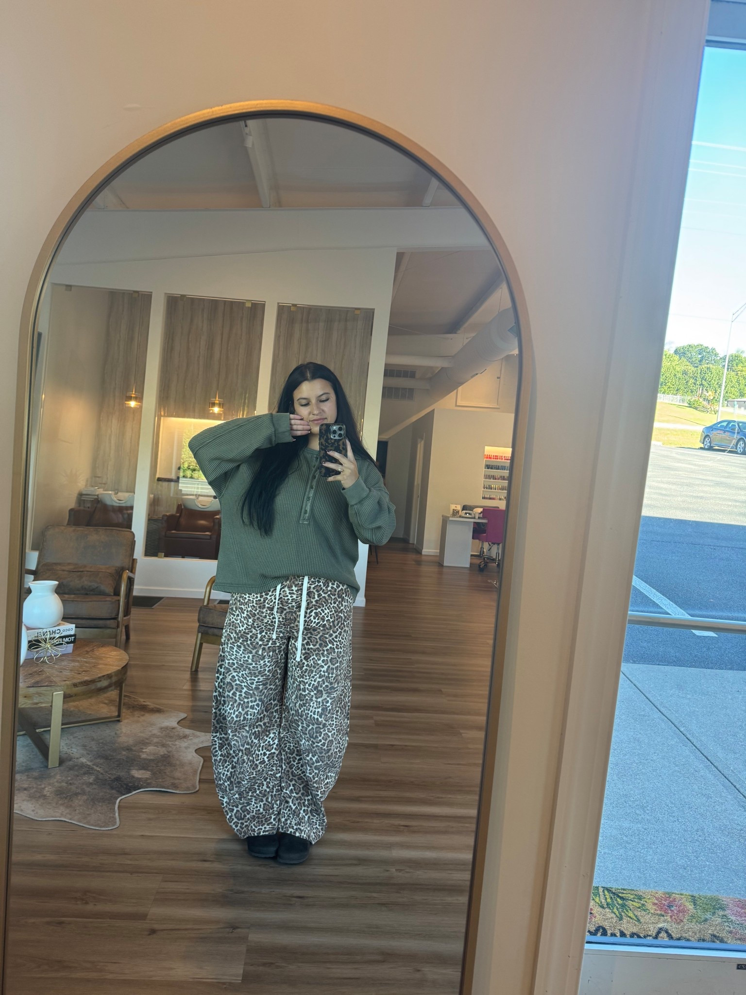 FALL FIT😛😛😛 
Top: L
Bottoms: M