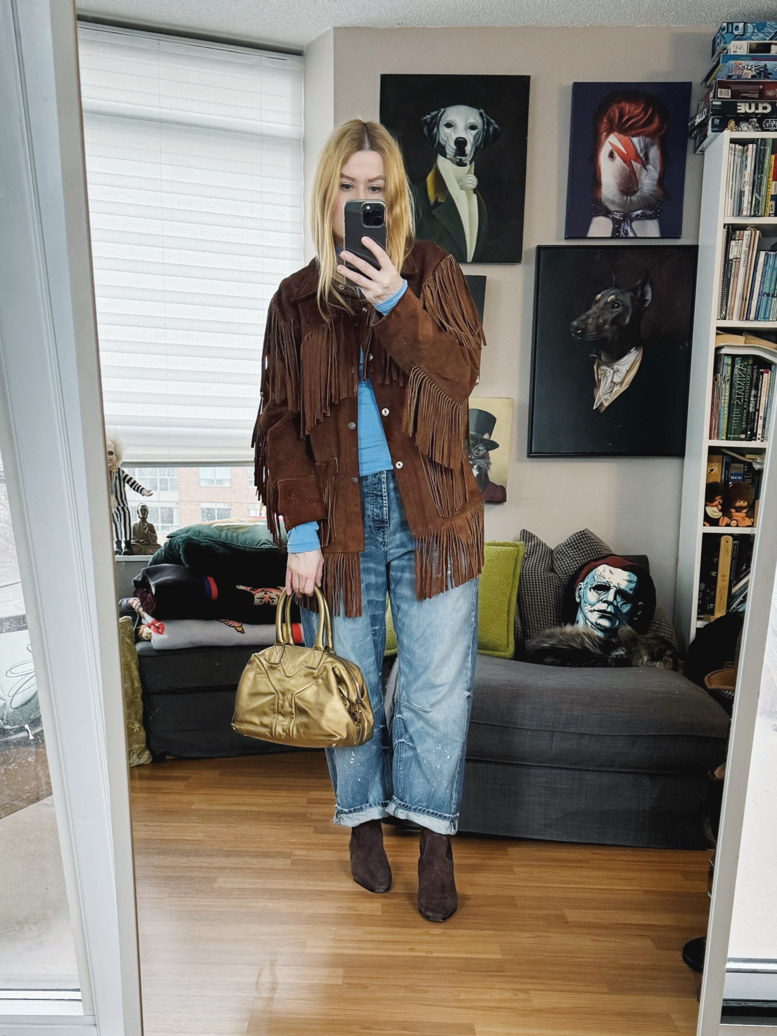 It’s bloody cold today so I probably should change my coat. I love a good fringe moment though  
The jacket and bag are vintage. 
 •
#falloutfit #ysleasy #falltrends #torontostylist #StyleOver40  #secondhandFind #fashionstylist #slowfashion #vintagestyle #fringejacket #FashionOver40  #vintagestyle #genX #genXStyle #shopSecondhand #genXInfluencer #genXblogger #secondhandDesigner #Over40Style #40PlusStyle 



#LTKShoeCrush #LTKOver40 #LTKStyleTip