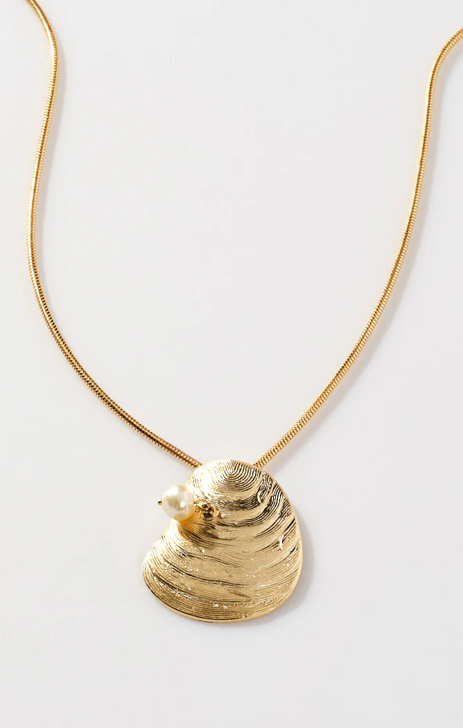 Faithy Jewels Oyster Necklace ~ Gold | Show Me Your Mumu
