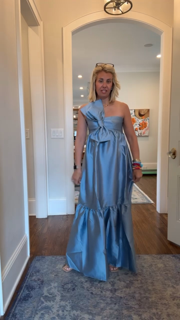 This is one of those add to cart right now girls! We are wearing this year-round and it is just perfection. I’m wearing a size small & 8 heel tts. ￼ *Use MIXANDMATCH20 at Petal & Pup *Use Catherine20 for 20% off my bracelets

#LTKootd #LTKWedding #LTKSeasonal