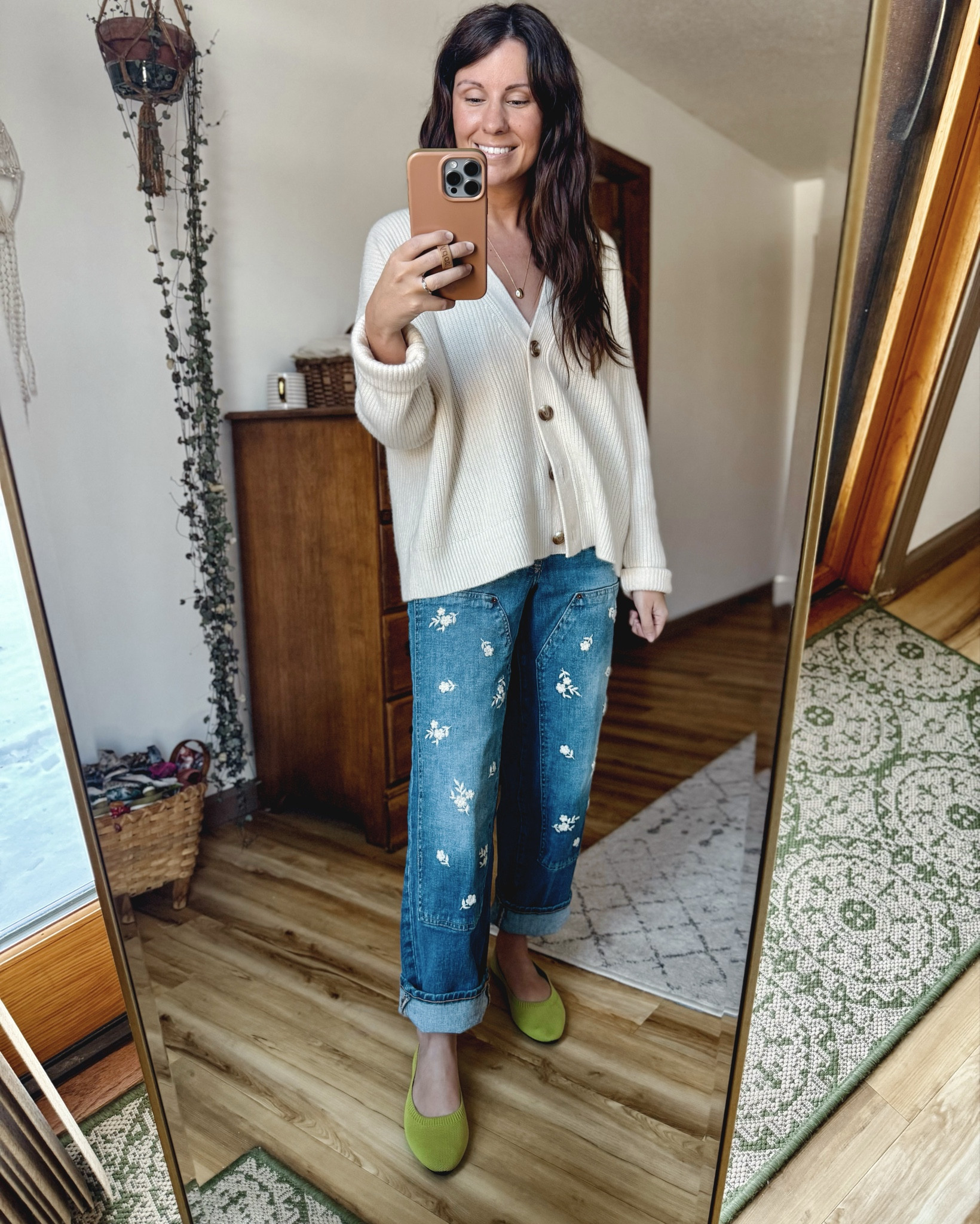 Xs in my cashmere cardigan (also linked similar) and 0 petite in my jeans. My flats are size 6! 

#LTKgrwm #LTKootd #LTKPetite