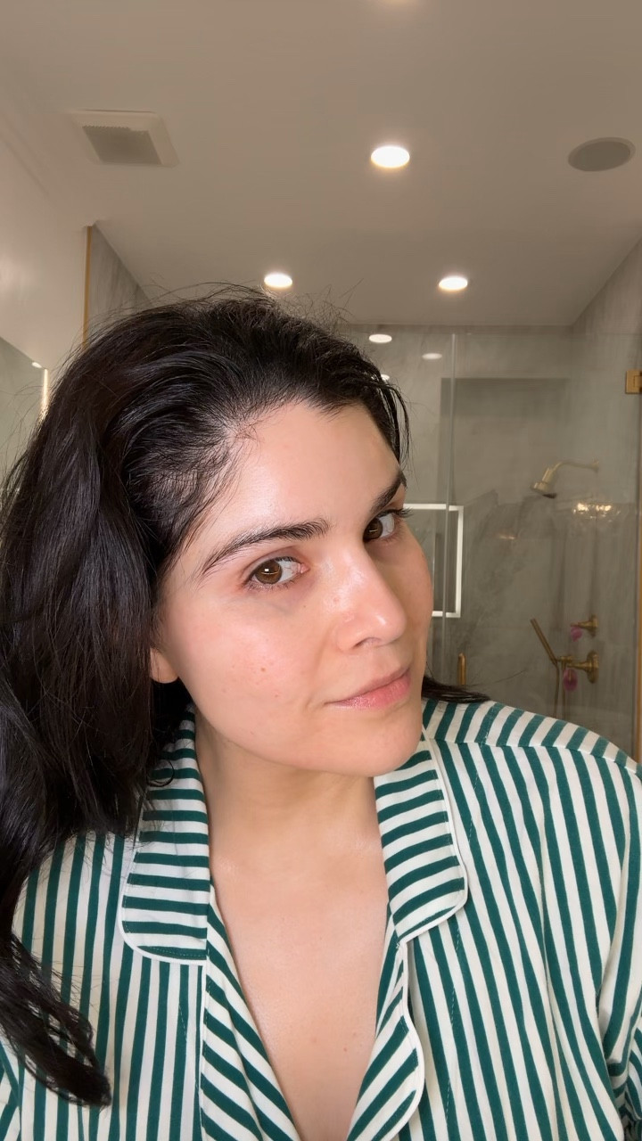 Nothing like a Dermaplane 
Flamingo razor 

#LTKGiftGuide #LTKCyberWeek #LTKHoliday