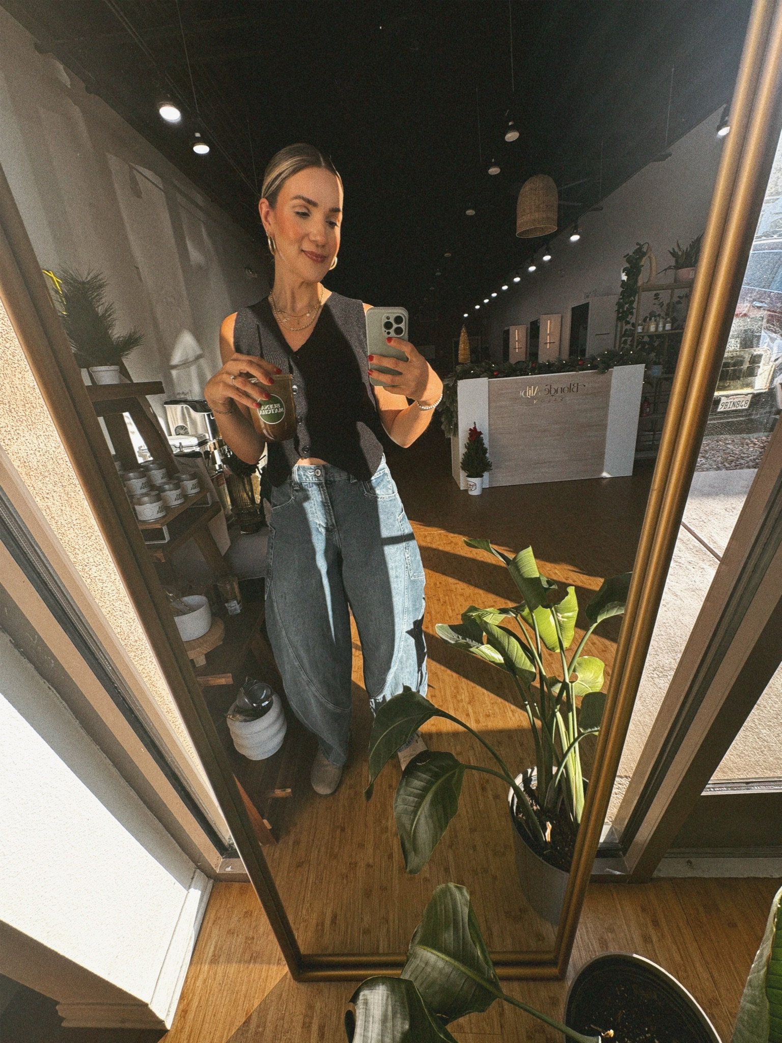 Work flow fit! Barrel jeans in a size 27 💚

#LTKStyleTip #LTKGiftGuide