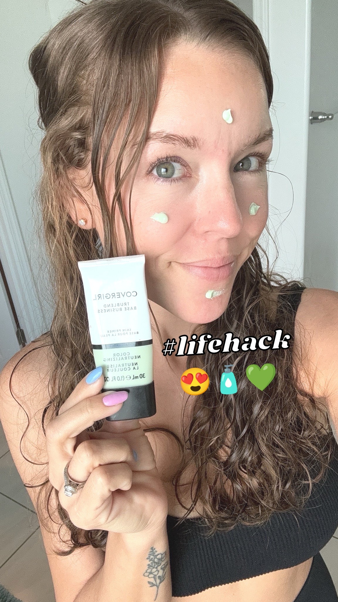 Foundation shade a little too pink? 
Green primer.

Sunburnt?
Green primer. 

Rosacea?
Green primer.

Spot correcting red areas from picking, acne, etc?
Green primer!

This is one product I always have on hand. My favorite foundation is still a little pink for me for the closest shade so neutralizing with a green primer helps so so much! Not to mention the smoothing factor! 😍

I even use it on NO MAKEUP days to even out some coloring! ¨̮ 


#LTKU #LTKSeasonal #LTKBeauty