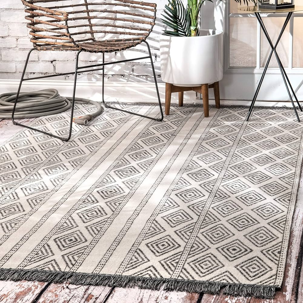 nuLOOM Indoor/Outdoor Striped Miriam Area Rug, 7x9, Grey | Amazon (US)