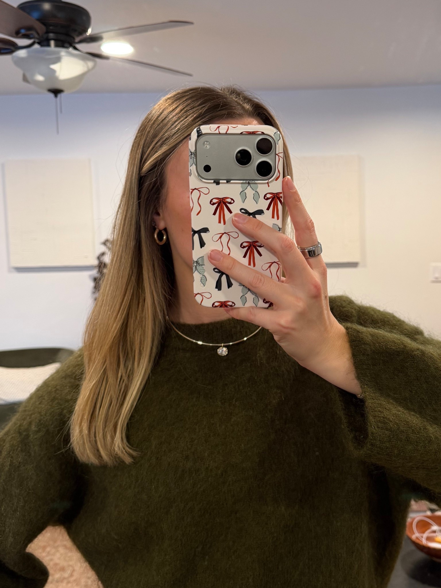 ‘Old money’ necklace from Electric Picks elevates any outfit!

Gold jewelry, pendant, diamond

#LTKBeauty #LTKootd #LTKFindsUnder100