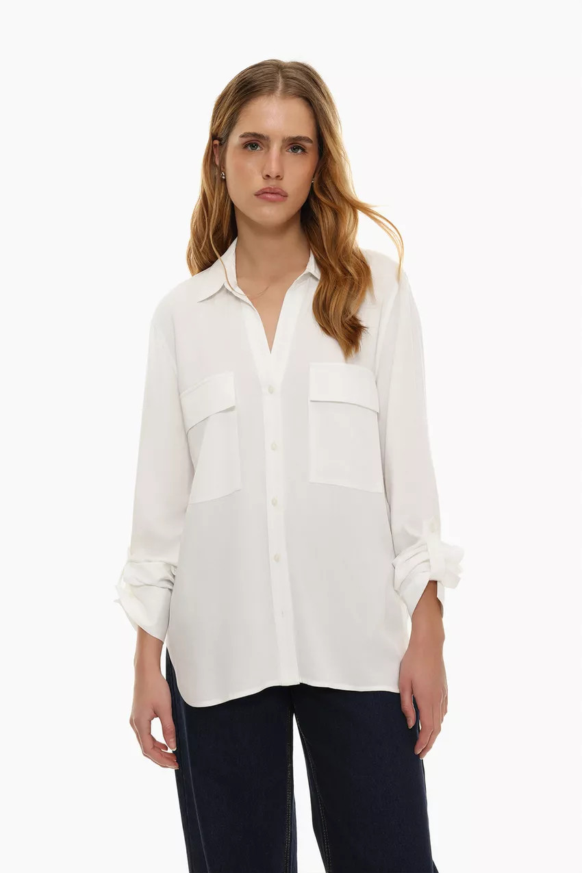 Long sleeve shirt with a V-shaped shirt collar. Featuring two front flap pockets and sleeve tabs.... | Lefties ES
