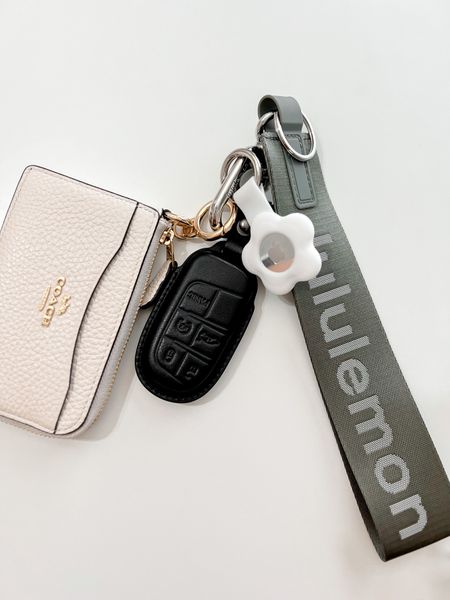 Lululemon Never Lost Keychain
Key wallet
Key pouch
Key fob cover
AirTag keychain

#LTKSeasonal #LTKunder50 #LTKFind