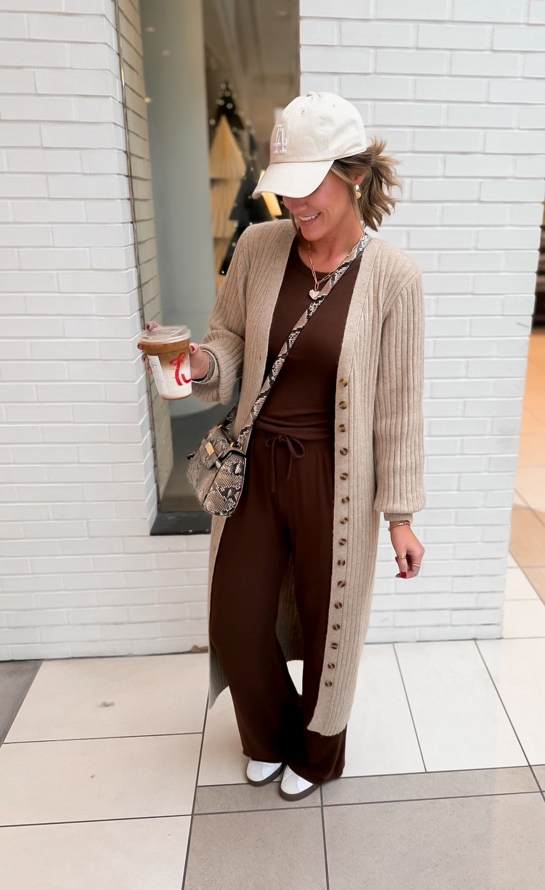 Talked the boys into stopping at Keystone for a little shopping before we head home. 
Comfy travel/shopping OOTD
Set/medium
Duster/small
Sneakers/ sized down a half sizee

#LTKootd #LTKSeasonal