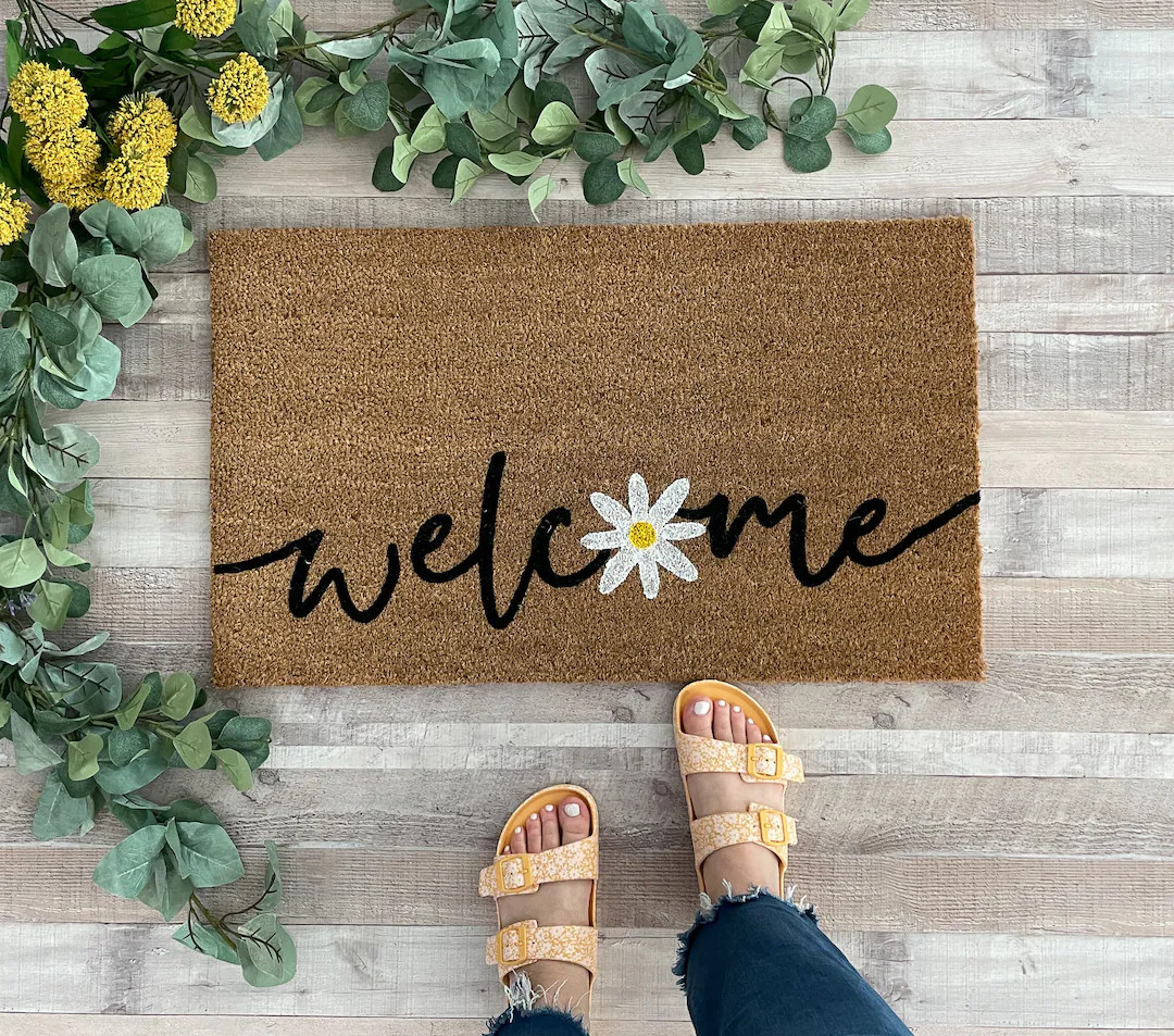 Daisy Doormat, Flower Doormat, Floral Door mat, Spring Welcome Mats, Front Door Decor, Spring Por... | Etsy (US)