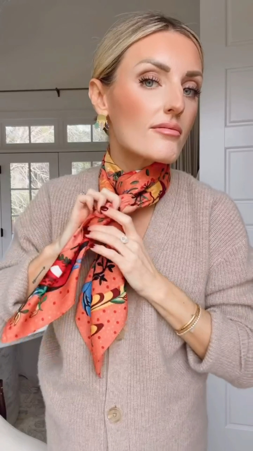 This scarf adds such a fun pop of color to this neutral look 💕 I love the colorful print!

Loverly Grey, how to tie a scarf, Amazon find, silk scarf, satin scarf 

#LTKootd #LTKBump #LTKFindsUnder50