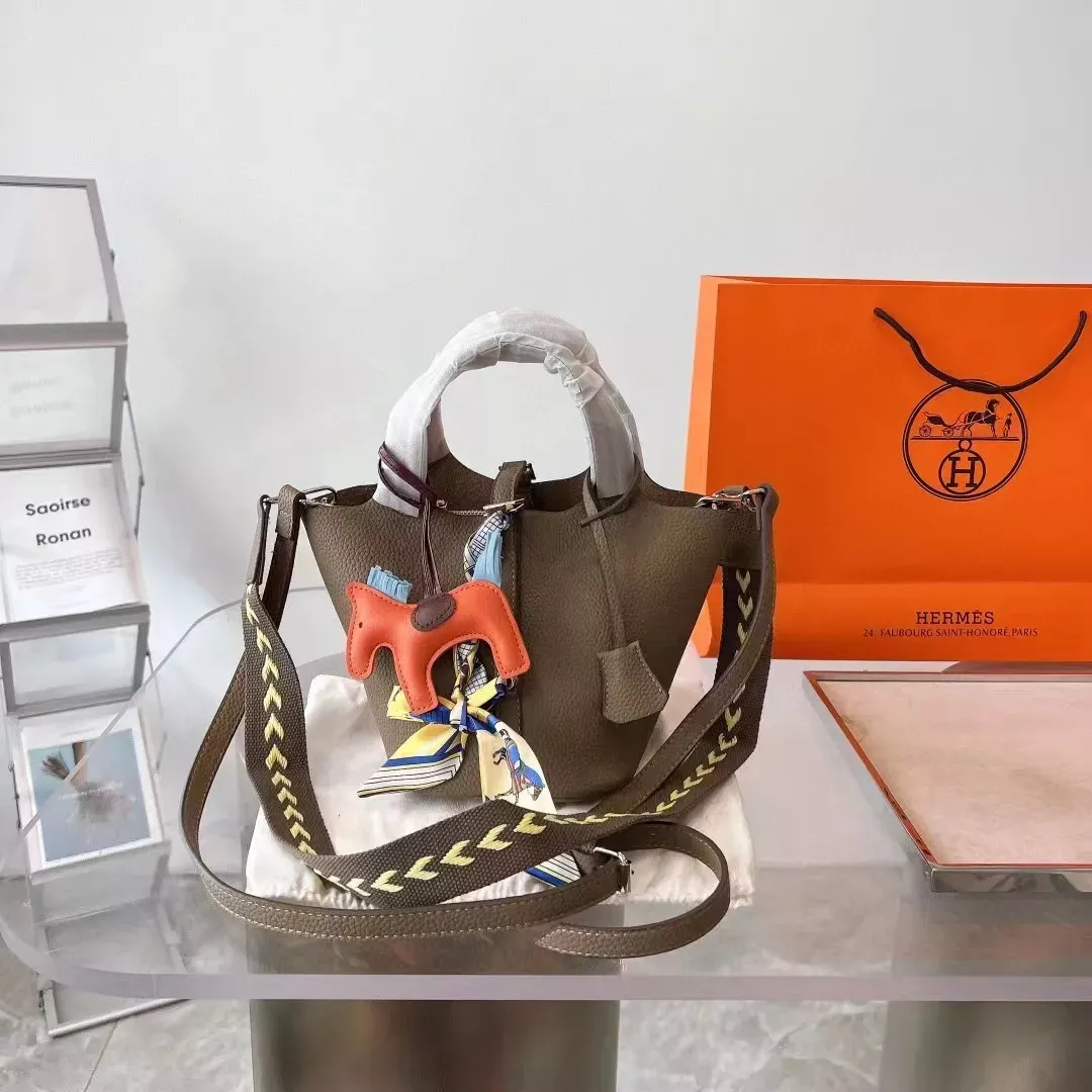 Hermès Birkin 25 leather handbag curated on LTK