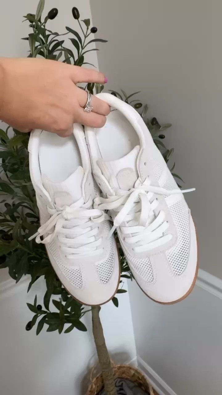 Sneakers, white shoes, elevated casual sneakers, everyday shoes, white tennis shoes, comfy casual shoes, Lovelylifestyling

#LTKActive #LTKSpringSale #LTKTravel