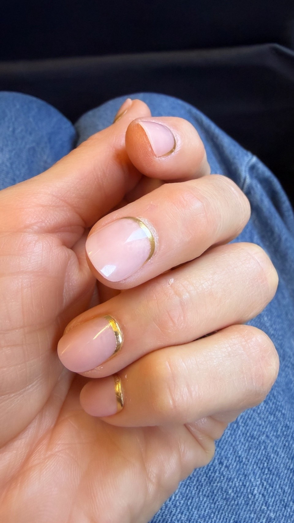 Work and travel have made it tough to get to the salon so I grabbed these press on nails
and love them. I filed them way down. The pop of gold is so fun!

