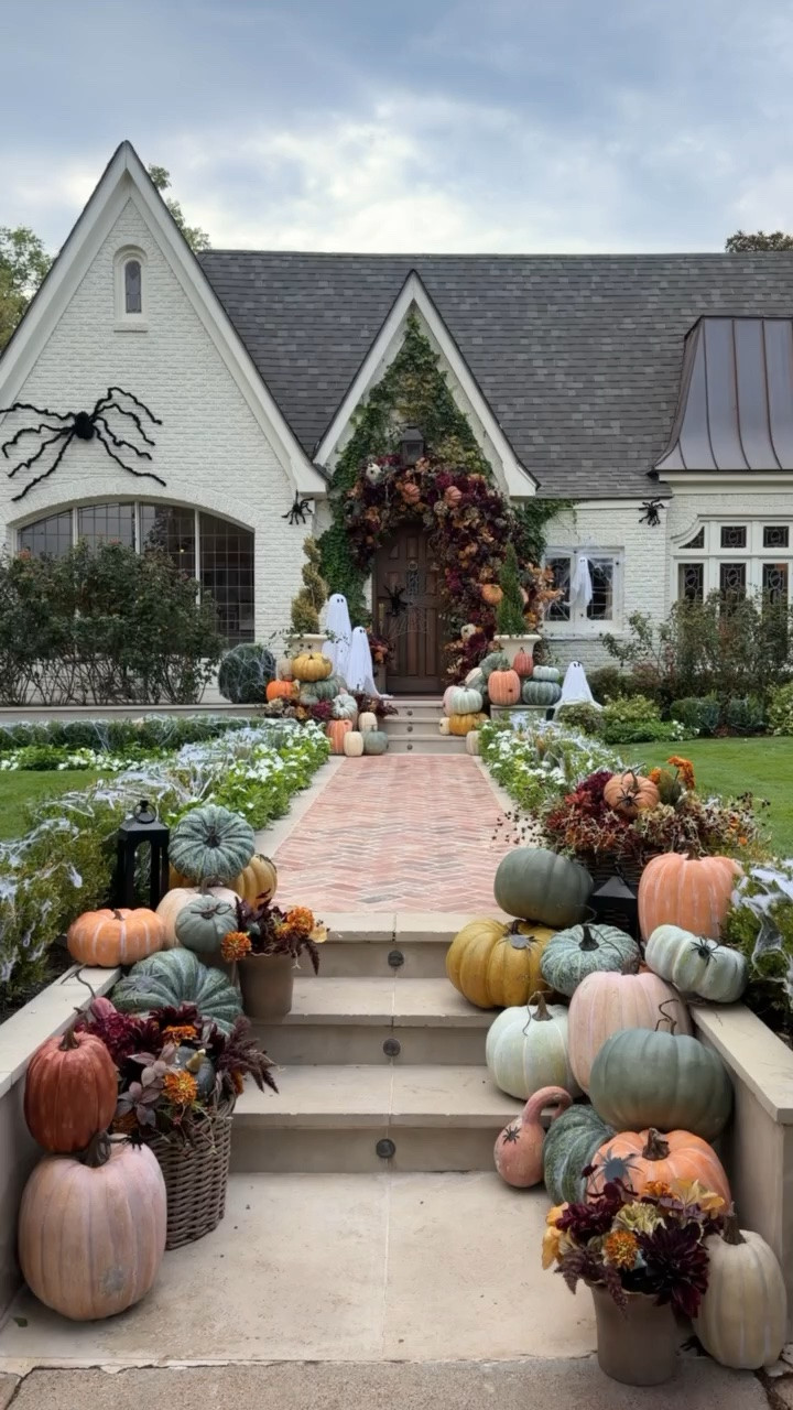 HALLOWEEN FRONT PORCH REVEAL 👻🤎🎃🍂 @Pottery Barn

#LTKHome #LTKSeasonal