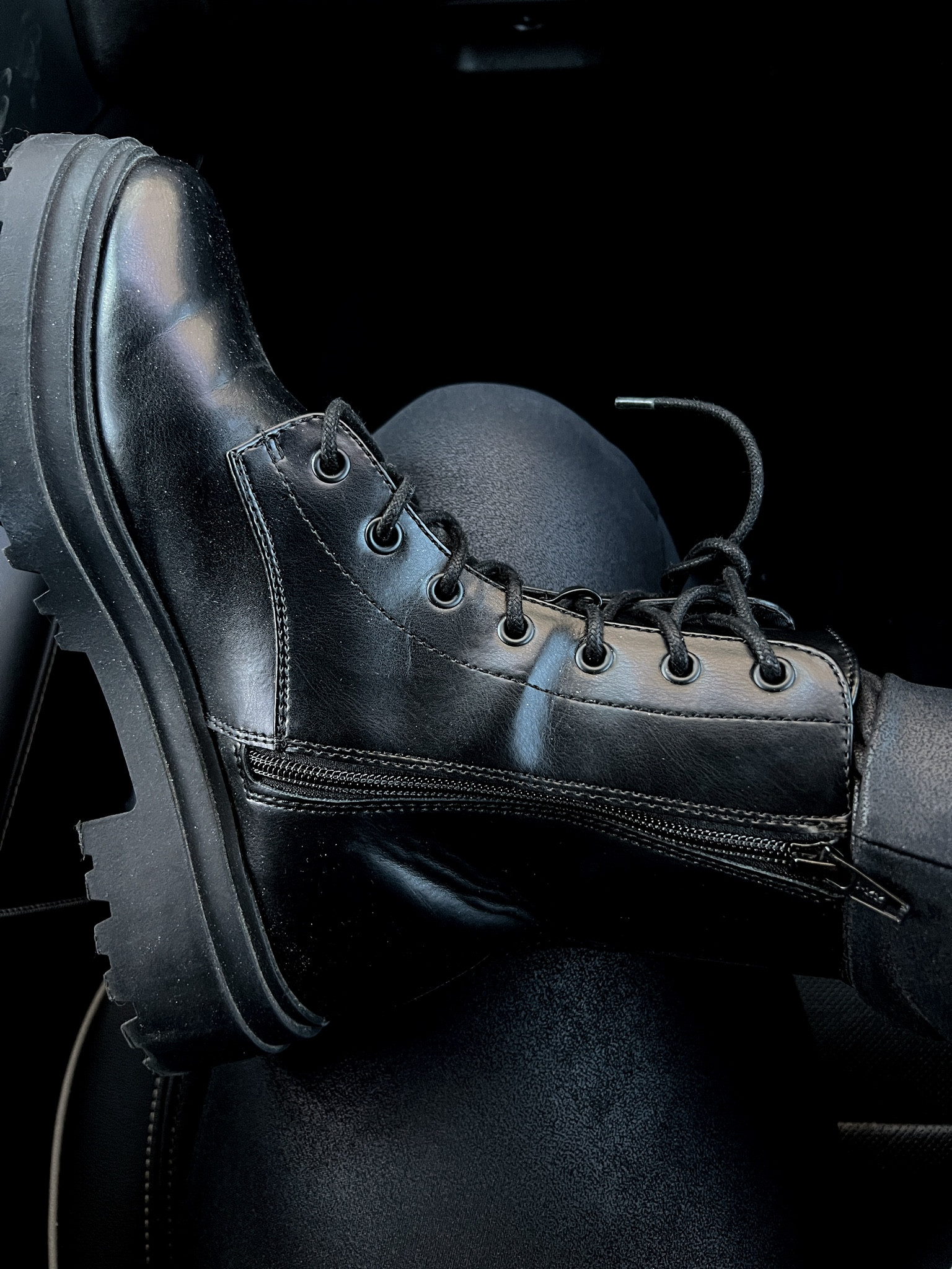 Boots 🫠

xo, Sandroxxie by Sandra
www.sandroxxie.com | #sandroxxie


#LTKstyletip #LTKshoecrush #LTKCyberWeek