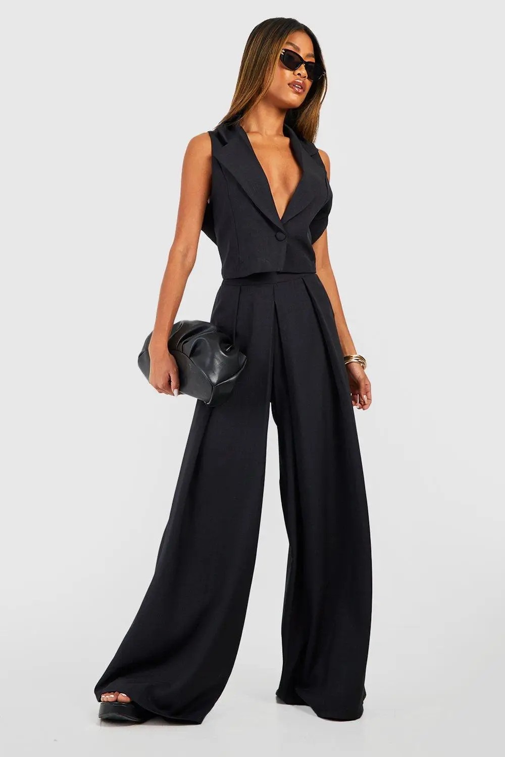 Black Linen Look Pleat Front Wide Leg Tailored Trousers | Boohoo | Boohoo.com (UK & IE)
