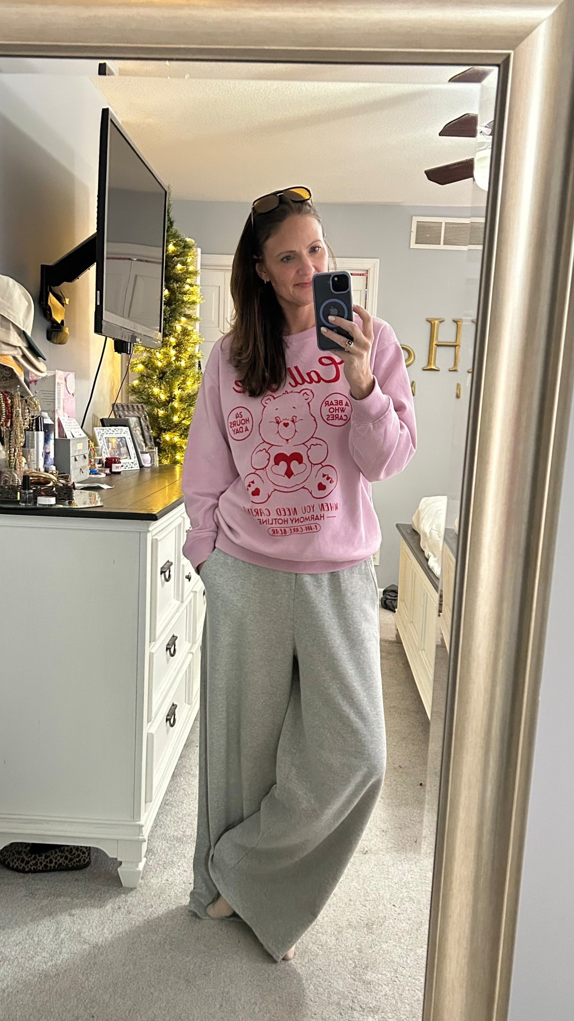 Comfies but make it Valentine’s Day appropriate and teddy bear trending 💗🐻 

L in the sweatshirt (size up 1 or 2 for oversized fit) m in the sweatpants

#LTKdayinmylife #LTKmomlife #LTKootd