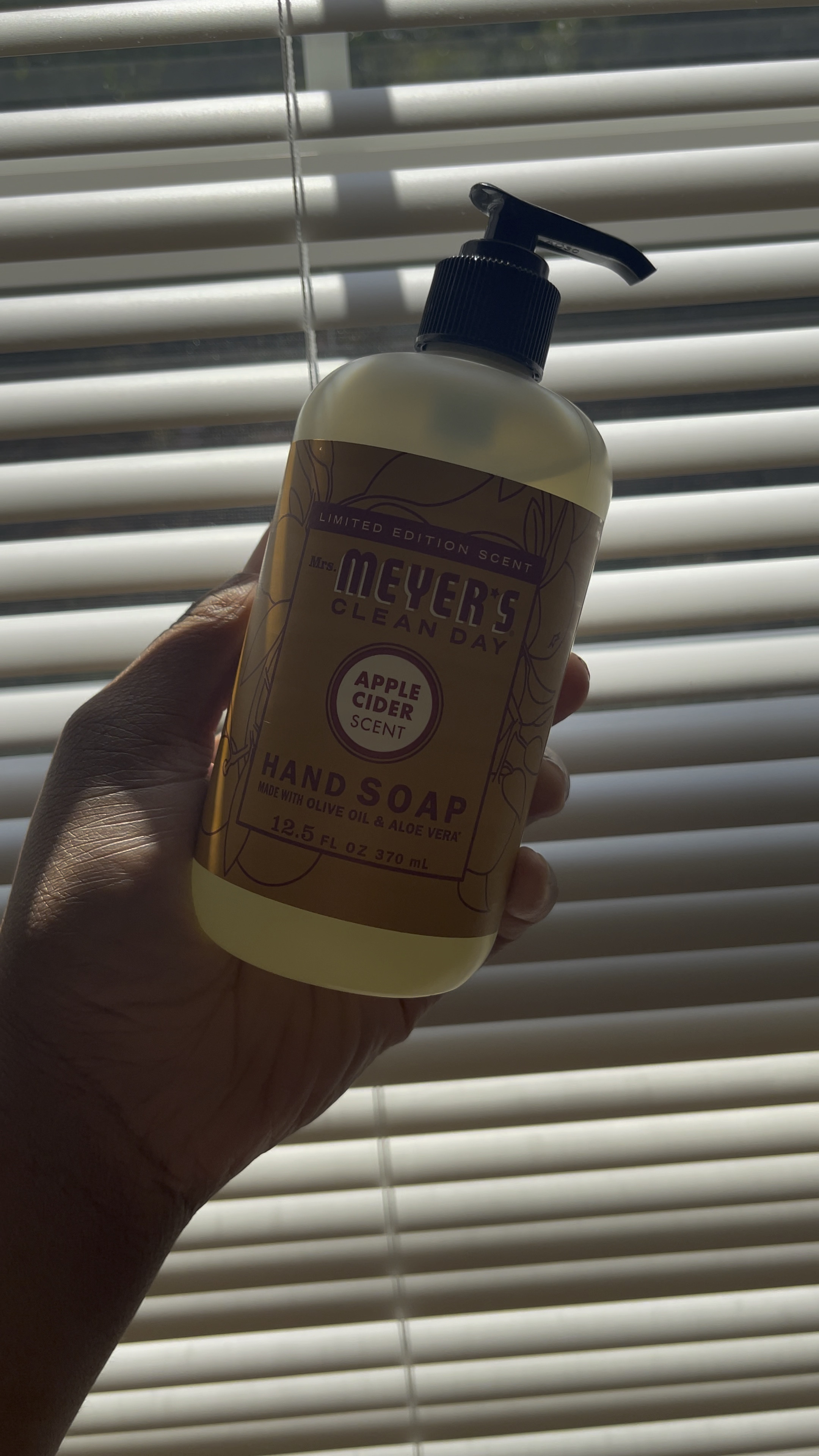 I definitely believe that Apple is the superior Fall flavor/scent 🍎🍁

#LTKhome #LTKSeasonal