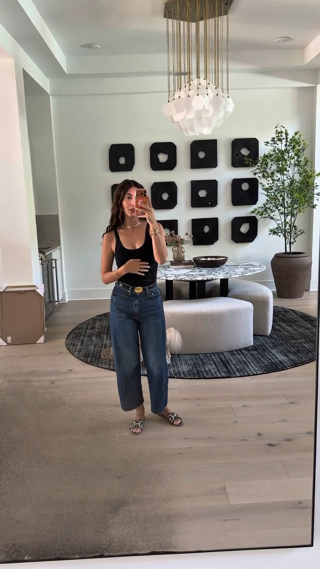 OOTD! Linked similar options! 

Fashion lunch errand jeans barrel sandals jewelry choker 

#LTKgrwm #LTKU #LTKootd