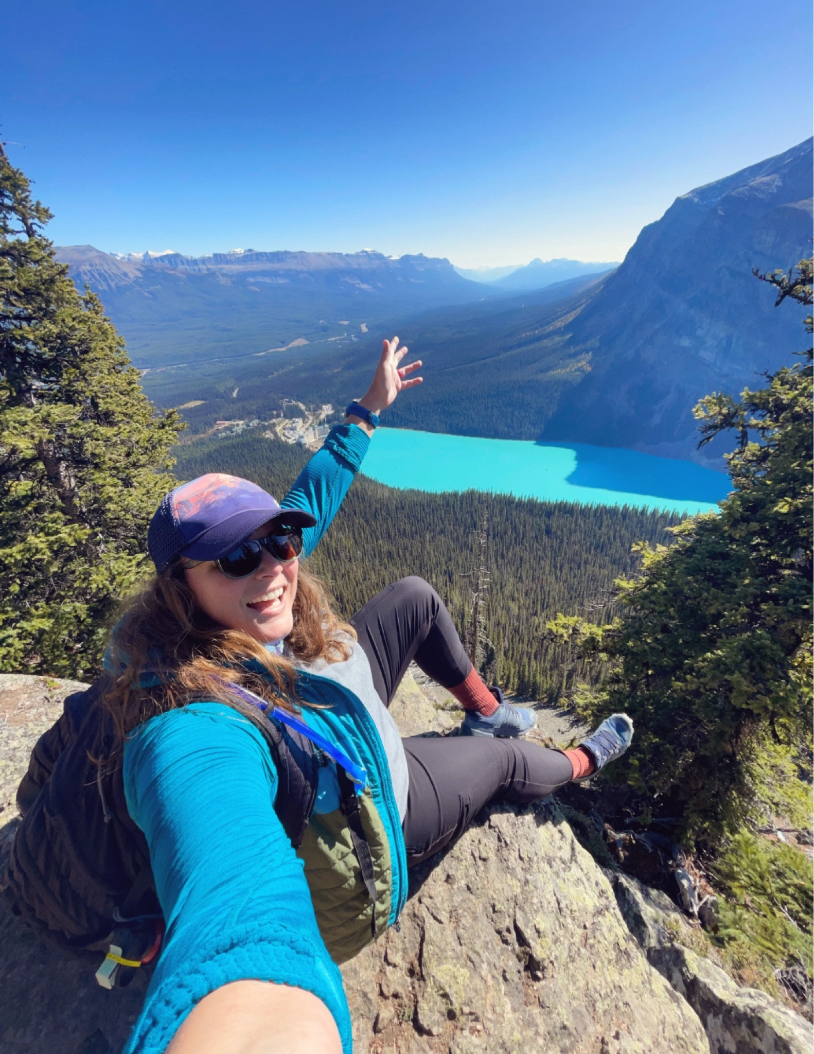 RUN and snag these Athleta leggings while they’re on sale! The Headlands Hybrid leggings are forever and always my go to hiking and adventure pants. 