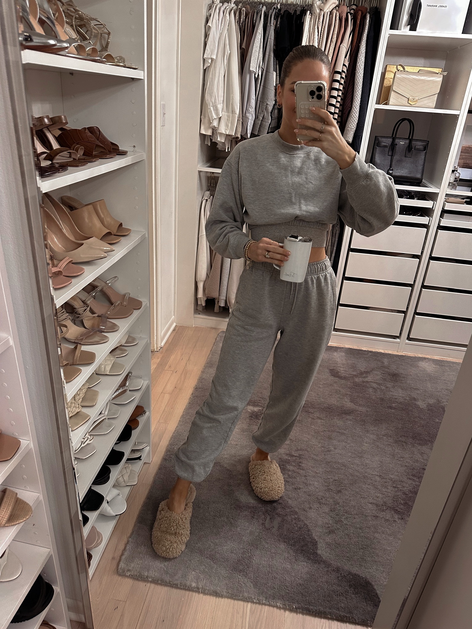 Cozy loungewear for the weekend! I'm wearing a size S in everything. // alo yoga, loungewear, casual outfit, comfy outfit