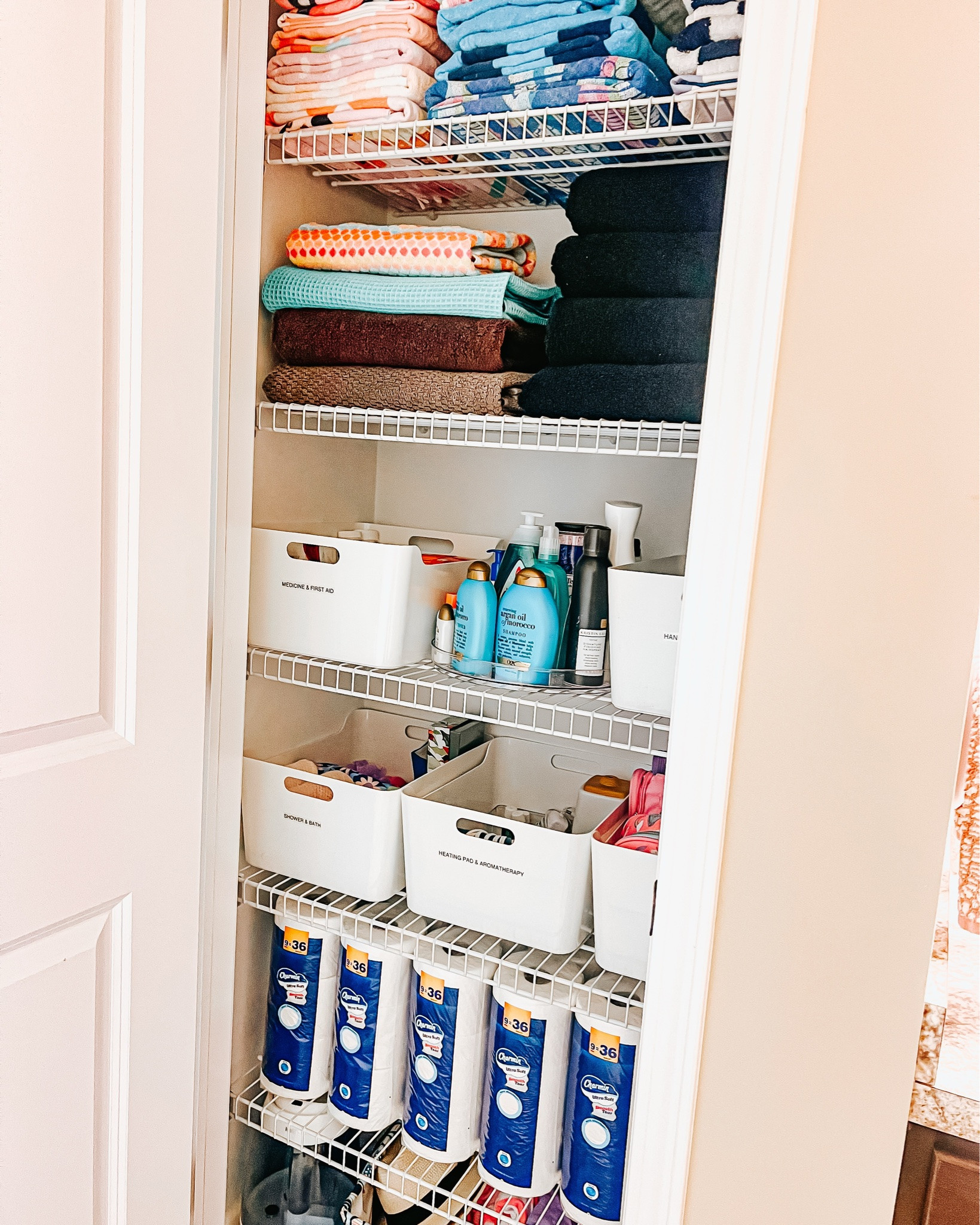 You never appreciate an organized linen closet…until you need something NOW.

Medicine, a bandage, thermometer, extra towels.

The best systems are the ones you don’t have to think about 🛁🫧🧺

#organizedbyjm #organizedhome #bathroomorganization #professionlaorganizer #storagesolutions

#LTKHome