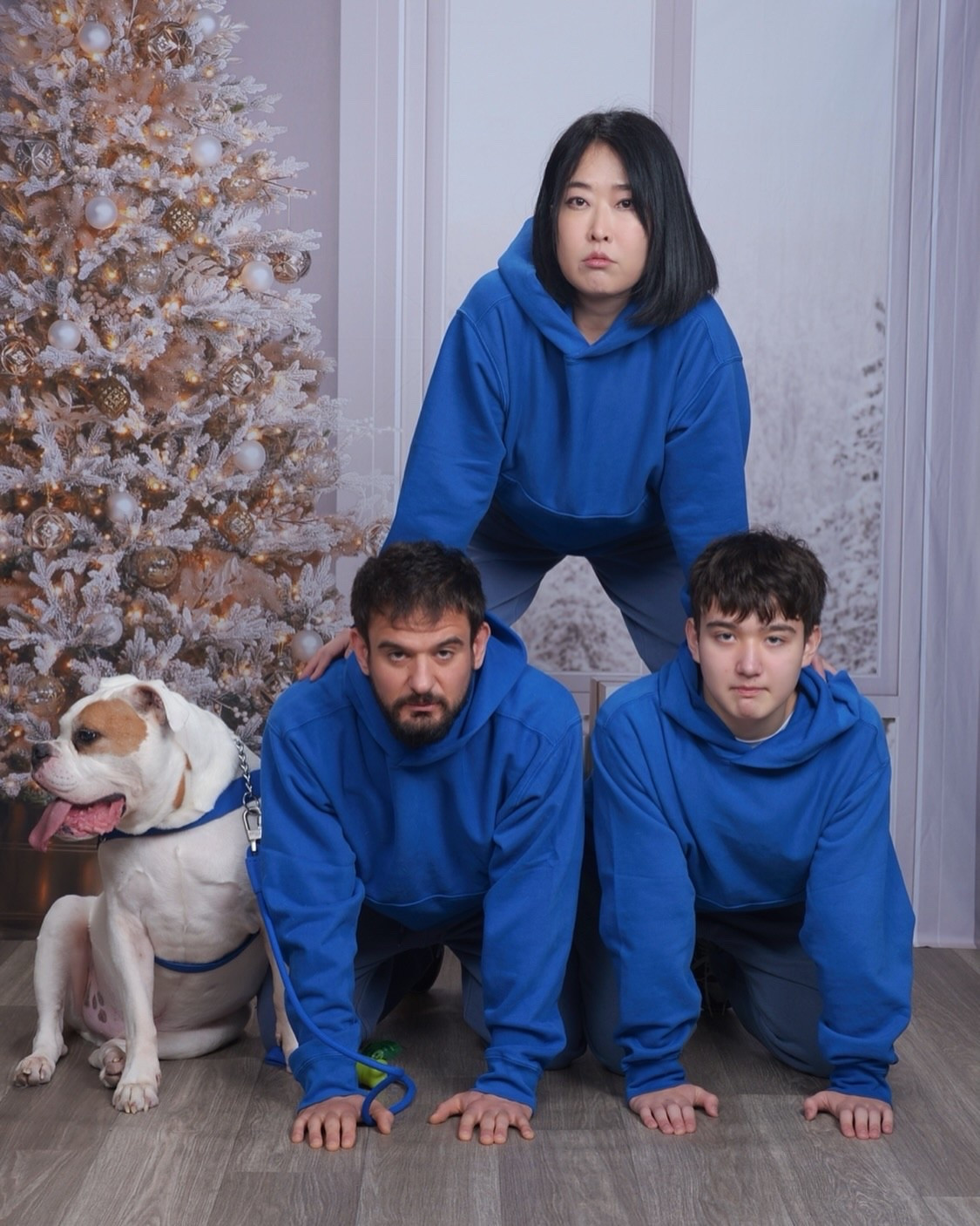 Finally get our family pictures done. Merry Christmas everyone.✨🎄💕😂
.
.
@jcpenneyportraits @jcpenney #americaneagle #hoodie. #jcpenneyportraits #awkwardfamilyphotos #holidayvibes 
.

#LTKSeasonal #LTKSaleAlert #LTKootd