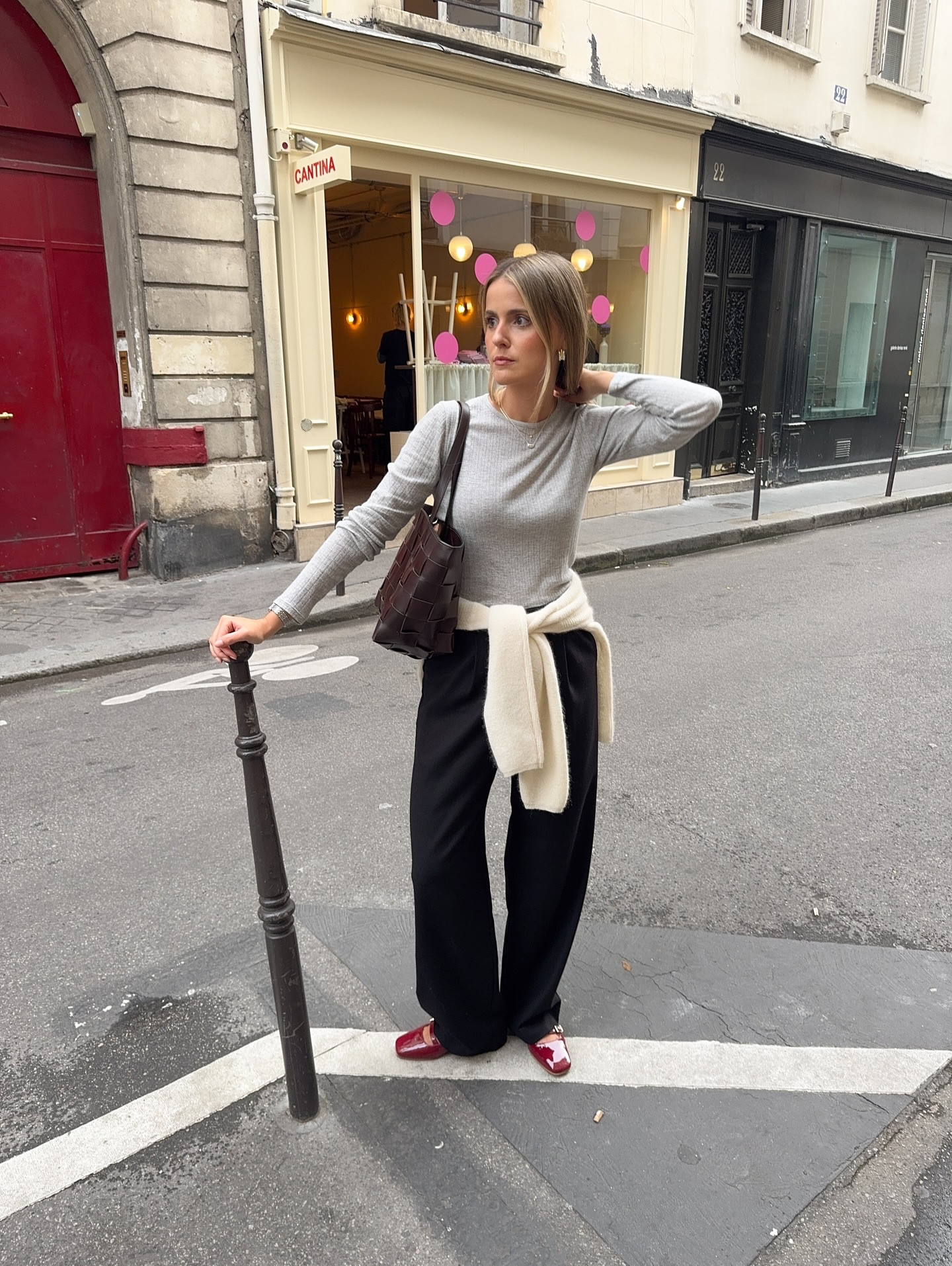 A touch of rouge🍒
Trousers are @adelathestudio on IG

#LTKSeasonal #LTKStyleTip