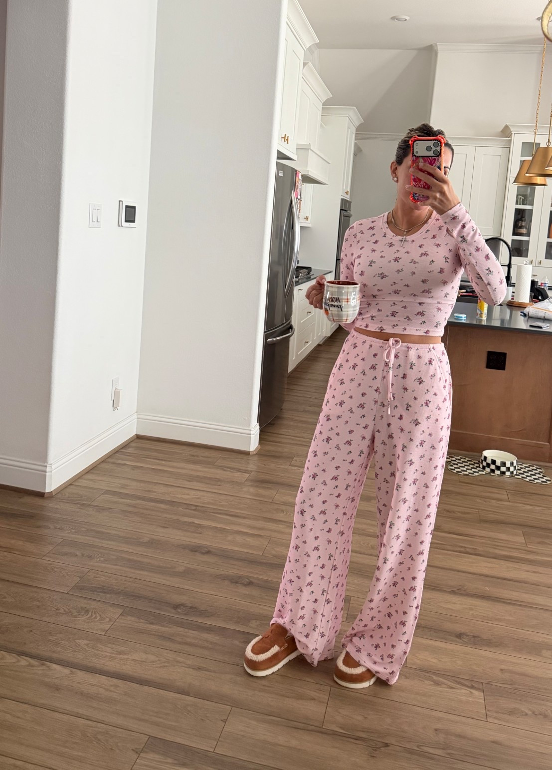 Cutest set EVER!! Love lounging in it!

top: small
pants: mediumm

#LTKdayinmylife #LTKootd