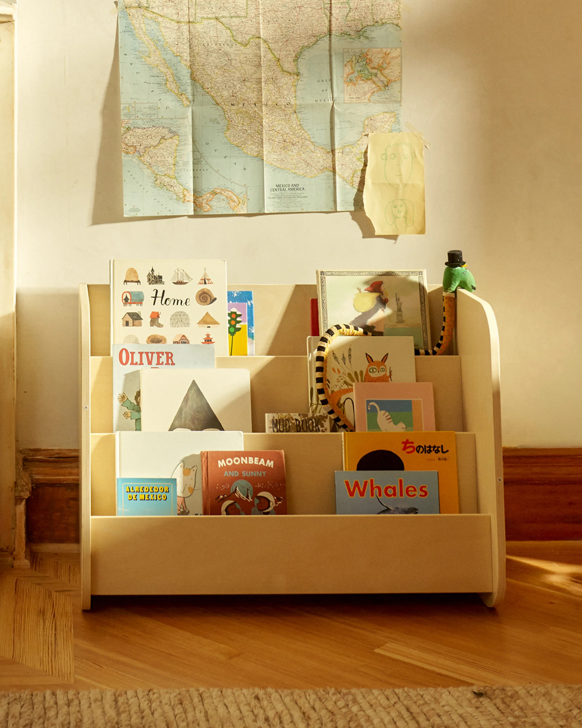 Montessori Bookshelf | Piccalio