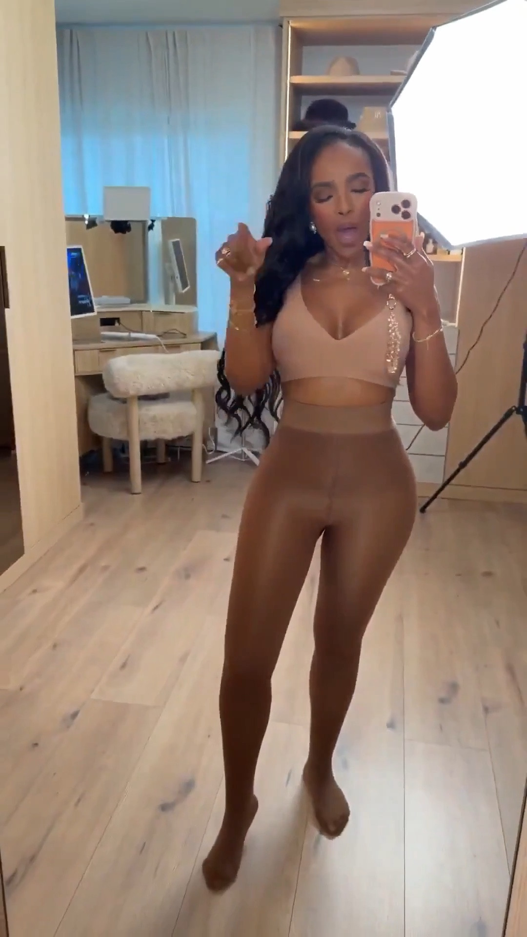 Neutral activewear that actually holds you in 🤎  
This matching set is flattering, supportive, and perfect for everyday wear or low-impact workouts. The stretch is unreal and the fit is smooth without digging in — a true wear-all-day staple.

Perfect for workouts, running errands, travel days, or lounging.

📏 Sizing & Fit  
Top: Size Small  
Bottoms: Size Small  

📐 Measurements  
Height: 5'4"  
Bust: 34D  
Waist: 27"  
Hips: 40"  

Styled as a long-term staple — easy to rewear, easy to mix and match, and the cost per wear drops fast with how often this set gets used.

Shop instantly on the app to get details.

Neutral activewear set, sculpting leggings, supportive sports bra, everyday workout outfit, athleisure wear, minimalist activewear, stretch fit leggings, lounge to street style.

Follow me on Instagram and YouTube @kirasfashionfinds 


#LTKPetite #LTKootd