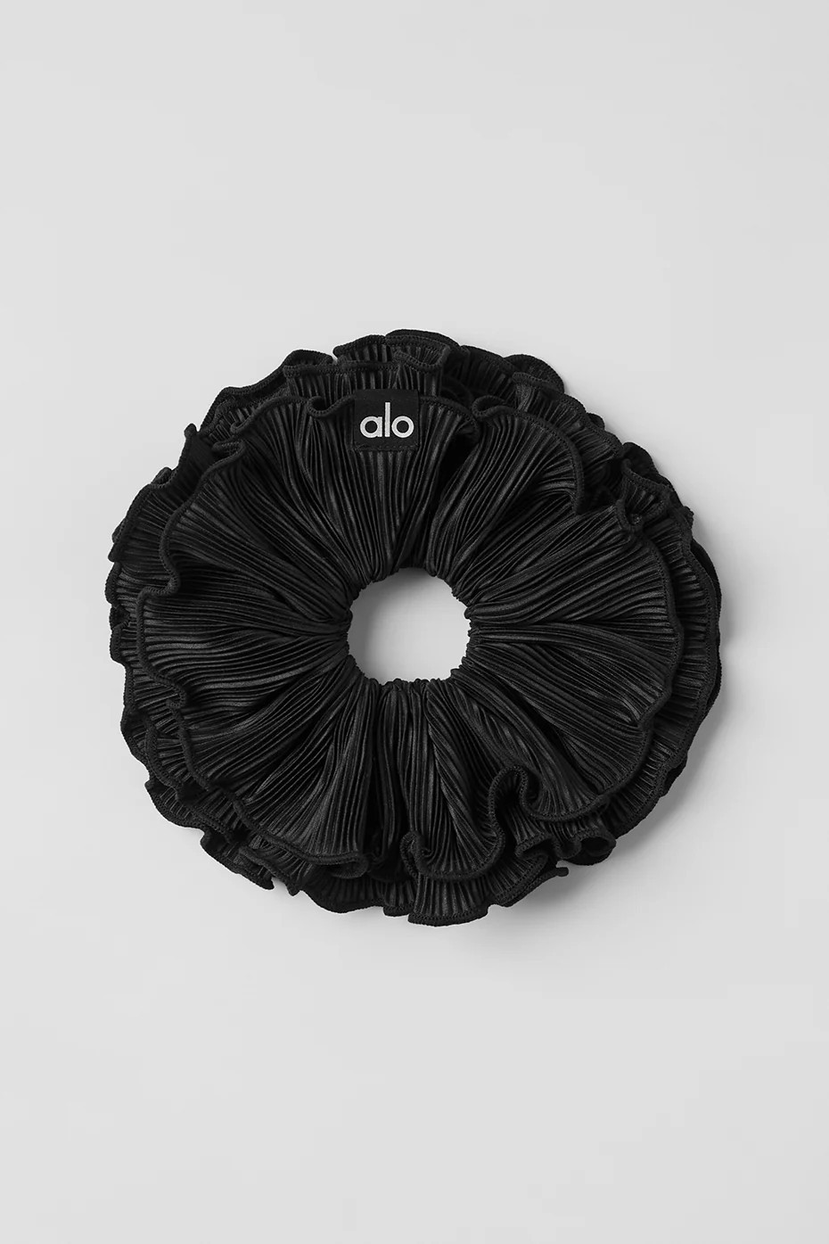 ALO Access Reward - 600 points in Micro Plisse Oversized Scrunchie - Black | Alo Yoga (US)