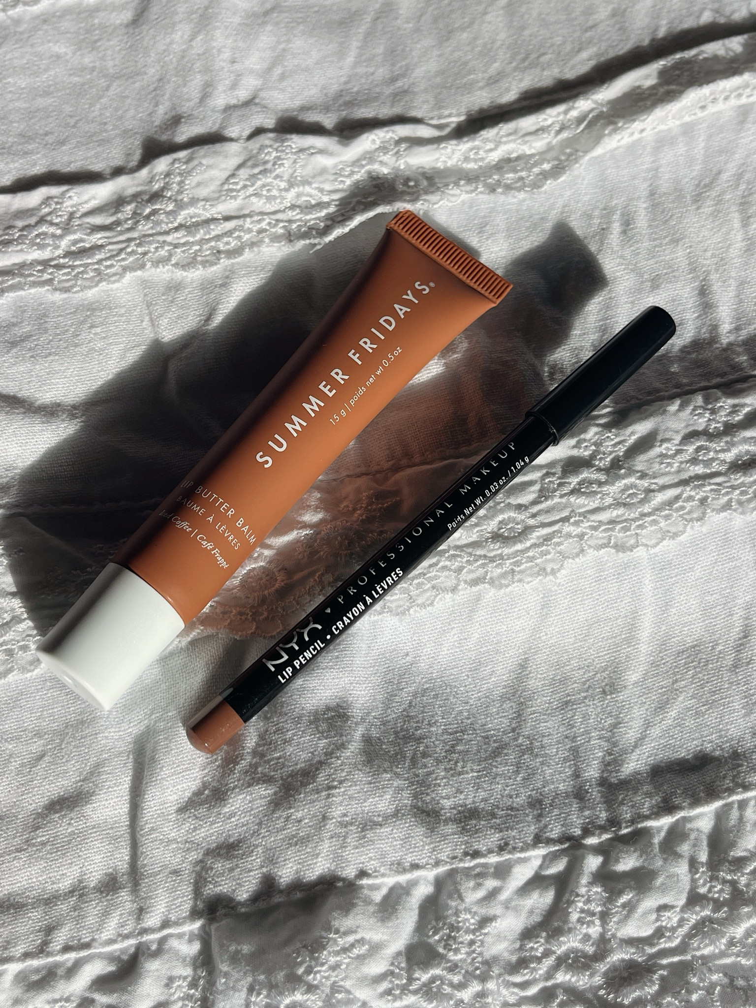 My go-to lip combo


#lipcombo #lipgloss #lipliner

#LTKBeauty