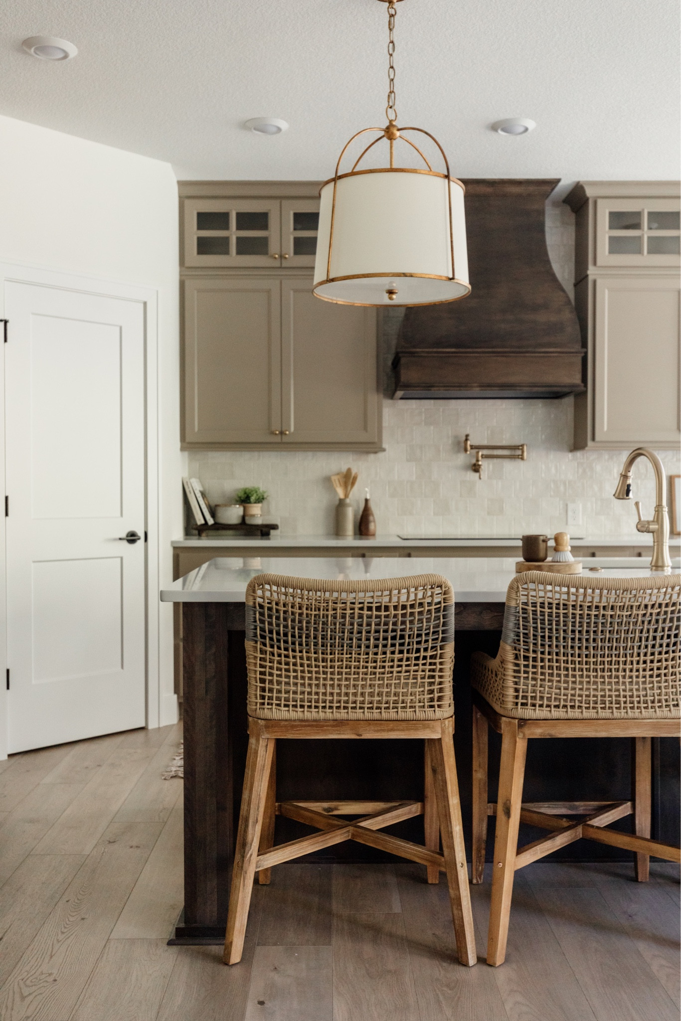 Brown and neutral tones 🤎

Kitchen design 
Studio McGee
Brown tones
Transitional design #LTKhome #LTKSale

#LTKSeasonal