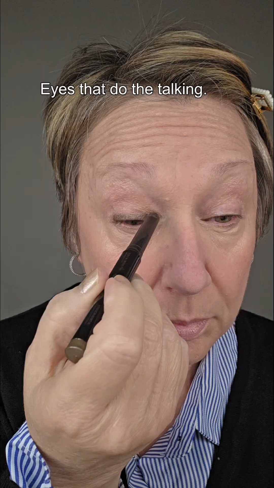 For those asking —Laura Mercier Caviar Stick in Aurora,black eyeliner from Revant,lashes by Cofier,brows done with the iMethod Beauty brow stamp.

