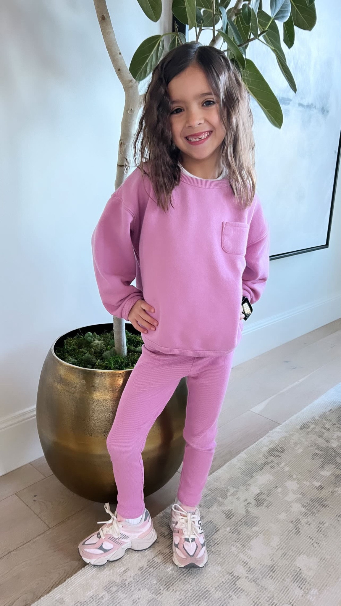 OOTD

new balance. girl. sneakers. shoes. 

#LTKshoecrush #LTKstyletip