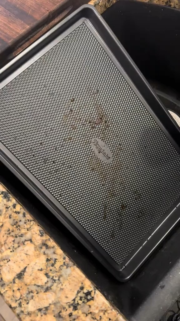 Must have diamond texture baking sheets! No more stuck on food 🙌🏻

#LTKFamily #LTKHome #LTKFindsUnder50