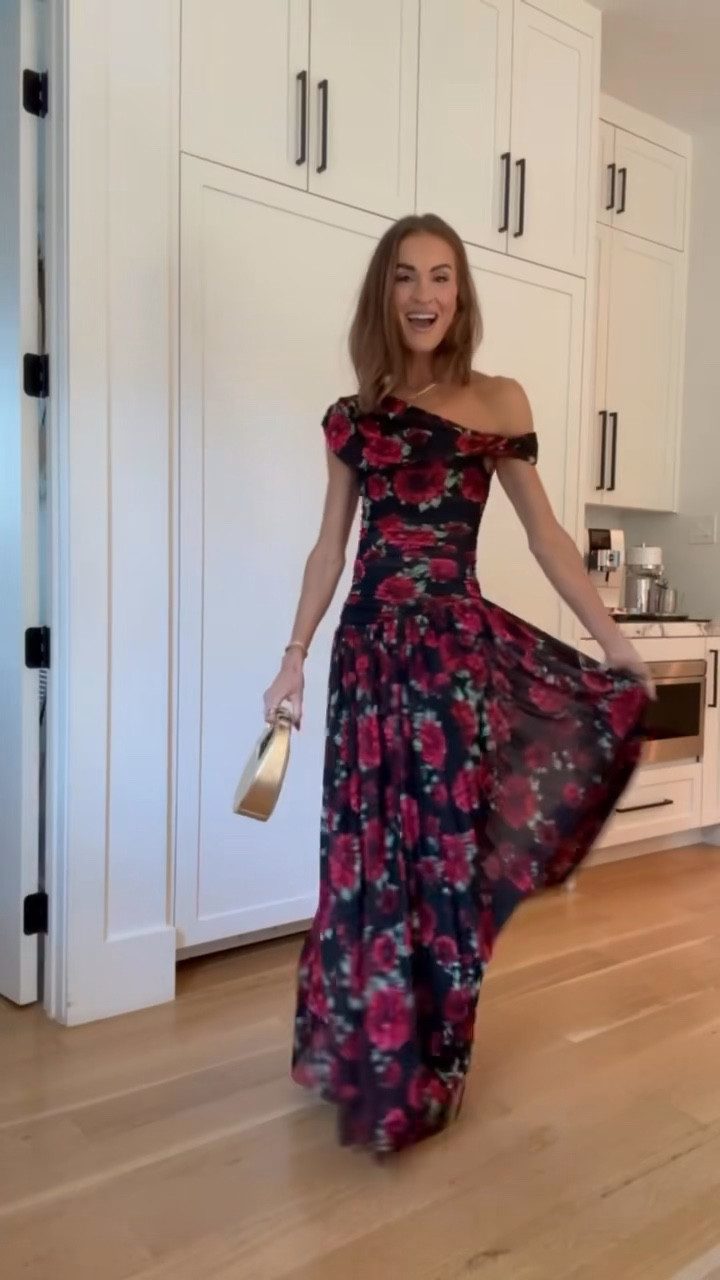 fall wedding guest dresses 😍

#LTKWedding #LTKSeasonal