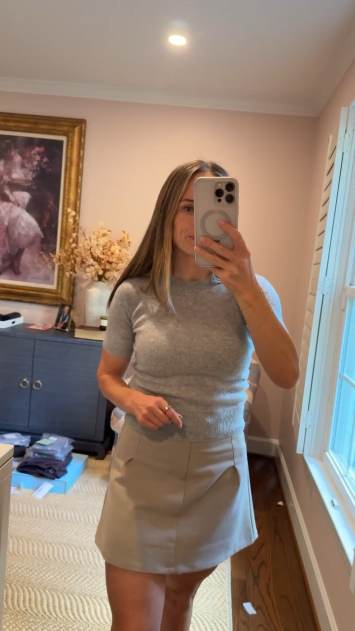 I am so impressed with this Amazon cashmere sweater! It is so comfortable and the fit is very cute.

#LTKSeasonal #LTKStyleTip