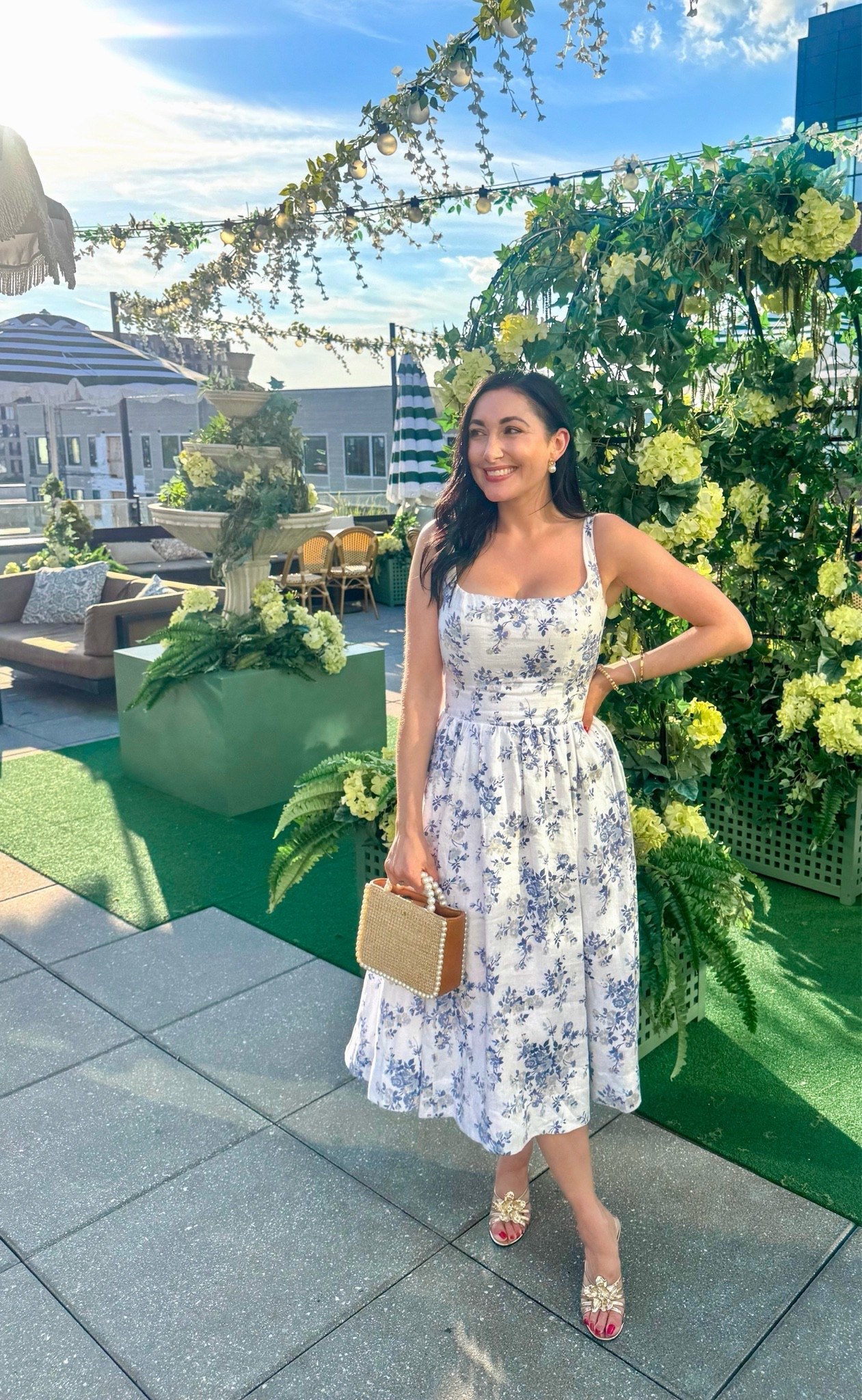 Went to visit The Secret Garden themed rooftop @brasseye this evening 🌺 It’s so cute and definitely worth a visit if you are in the area!!

Floral dress size 6, sized up for my bust 
Gold floral heels size 7.5, sized up half size 

#floraldress #happyhouroutfit #datenightoutfit #femininestyle

#LTKootd #LTKSeasonal