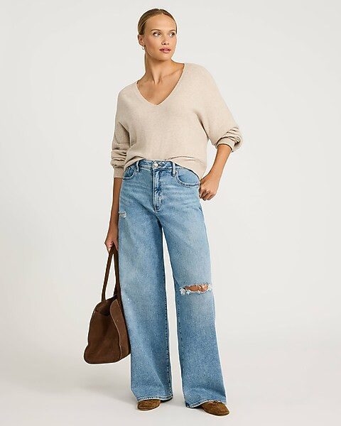 Low Slung Light Wash Ripped Baggy Jeans | Express