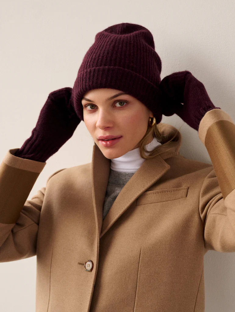 cashmere plush rib beanie | White and Warren