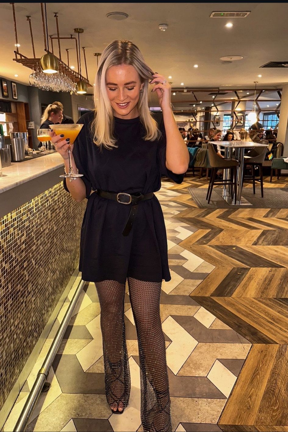 A fave festive look 🖤

Hotfix trousers, diamanté trousers, Christmas party, party outfit 