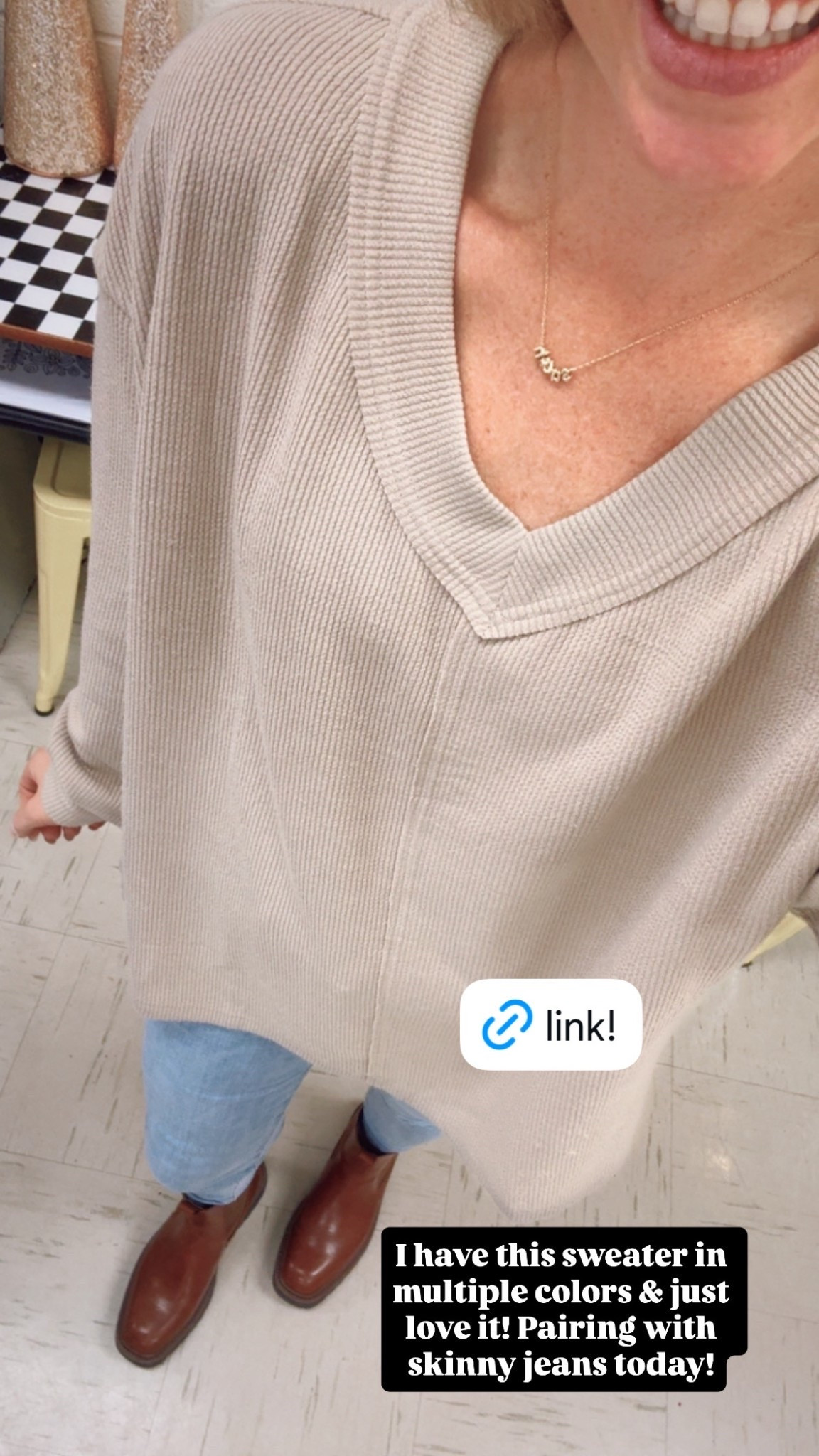 Today’s casual teacher fit! This sweater is so soft and ribbed too! Size small 