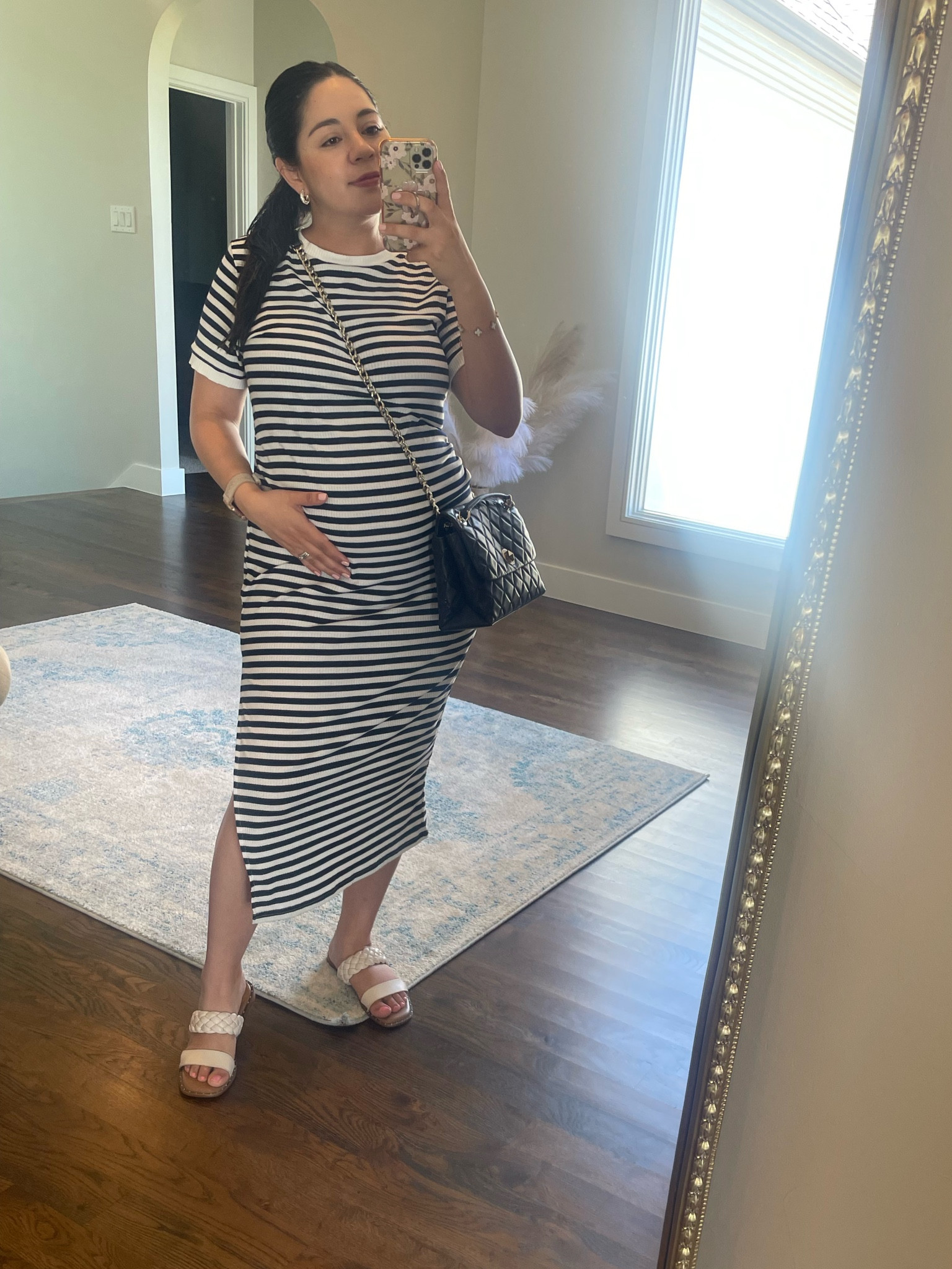 Pregnant lady with style! 

#LTKSaleAlert #LTKFindsUnder100 #LTKBump